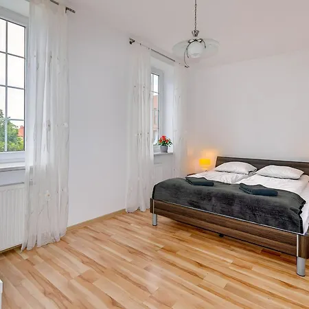 City Szeroka Apartament 公寓